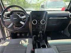2008 JEEP WRANGLER SAHARA VIN# 1J4GA59128L641501 HAS KEY HAS TITLE RUNS AN DRIVES SEE DESCRIPTION