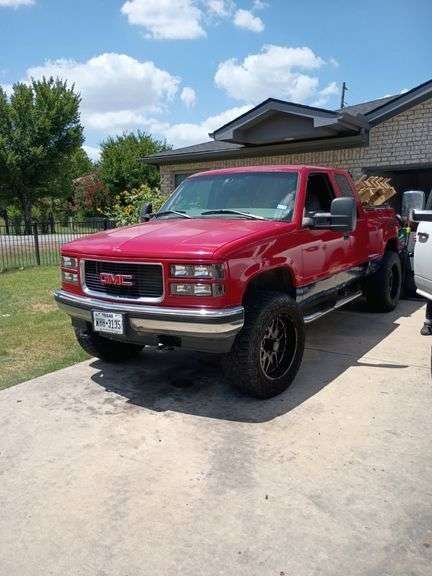 1997 GMC SIERRA 4X4 VIN# 2GTEK19R3V1511334 HAS KEY HAS TITLE RUNS AN DRIVES SEE DESCRIPTION