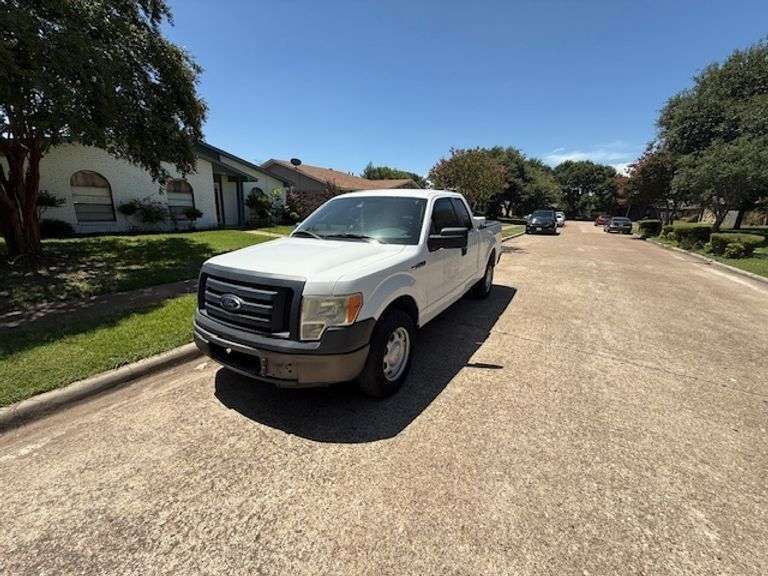 2012 FORD F150 VIN# 1FTFX1CF5CFA45853 HAS KEY HAS TITE RUNS AN DRIVES SEE DESCRIPTION