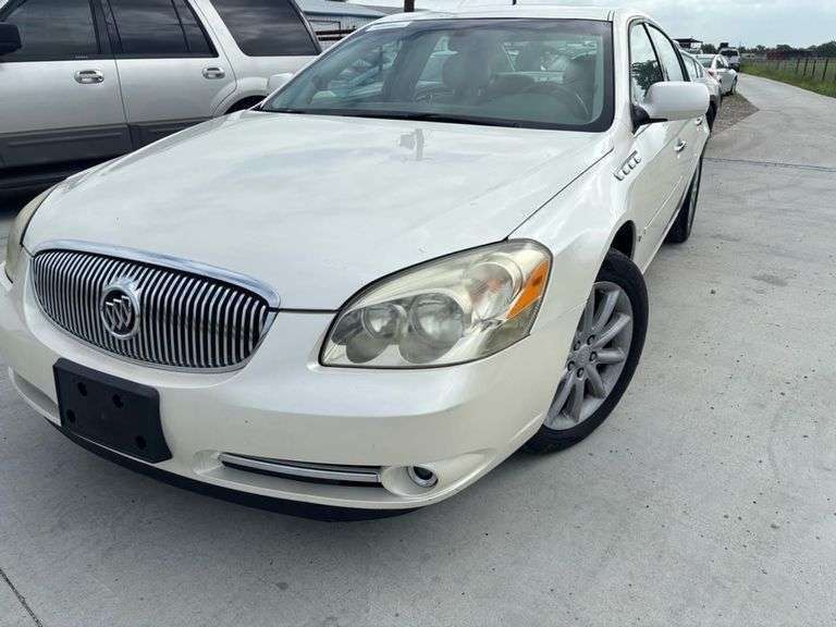 2008 BUICK LUCRENE VIN# 1G4HE57Y08U107935 HAS KEY HAS TITLE RUNS AN DRIVES SEE DESCRIPTION