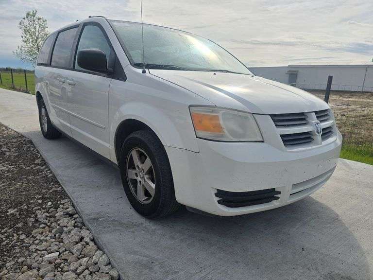2010 DODGE CARAVAN VIN# 2D4RN4DE6AR318348 HAS KEY HAS TITLE RUNS AN DRIVES SEE DESCRIPTION