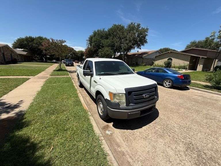 2012 FORD F150 VIN# 1FTFX1CF5CFA45853 HAS KEY HAS TITE RUNS AN DRIVES SEE DESCRIPTION