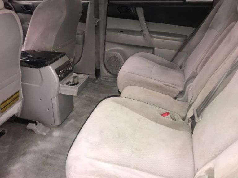 2008 TOYOTA HIGHLANDER VIN# JTEDS41A282054843 HAS KEY HAS TITLE RUNS AN DRIVES SEE DESCRIPTION