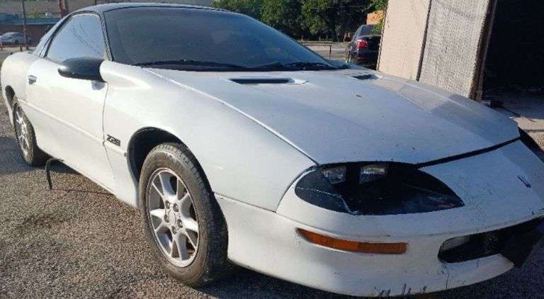 1995 CHEVY CAMARO Z28 VIN# 2G1FP22P9S115525 HAS KEY HAS TITLE RUNS AN DRIVES SEE DESCRIPTIN