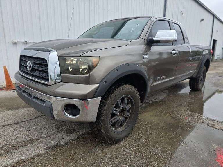 2007 TOYOTA TUNDRA VIN# 5TFST54157X001999 HAS KEY HAS TITLE RUNS AN DRIVES SEE DESCRIPTION