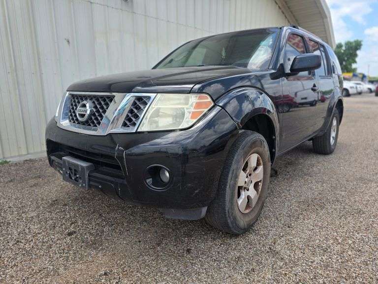 2011 NISSAN PATHFINDER VIN# 5N1AR1NN6BC615024 HAS KEY HAS TITLE RUNS AN DRIVES SEE DESCRIPTION