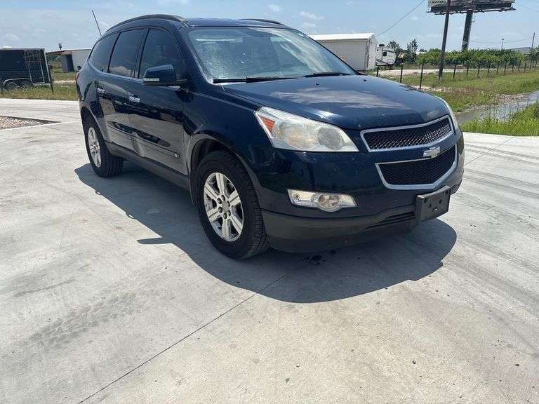 2010 CHEVY TREVERSE VIN# 1GNRGED4AS146423 HAS KEY HAS TITLE RUNS AN DRIVES SEE DESCRIPTION