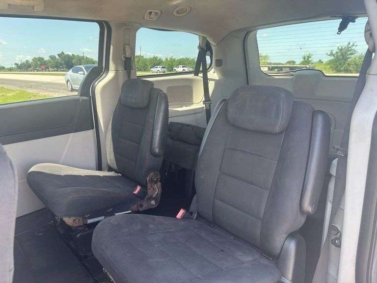 2009 DODGE CARAVAN VIN# 2D8HN44E19R623391 HAS KEY HAS TITLE RUNS AM DRIVES SEE DESCRIPTION