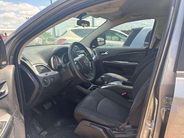 2012 DODGE JOURNEY VIN# 3C4PDCBG4CT262450 HAS KEY HAS TITLE RUNS AN DRIVES SEE DESCRIPTION