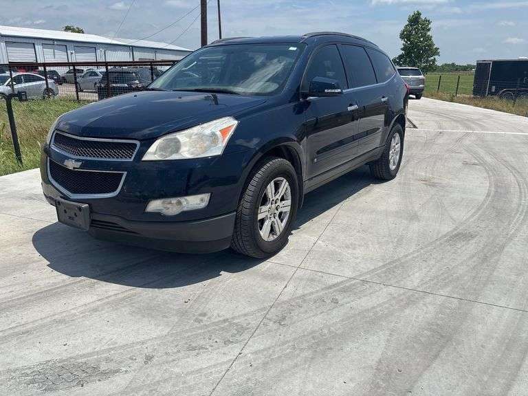 2010 CHEVY TREVERSE VIN# 1GNRGED4AS146423 HAS KEY HAS TITLE RUNS AN DRIVES SEE DESCRIPTION