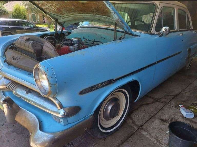 1953 FORD CUSTOMLINE VIN# A3DG196588 HAS KEY HAS TITLE RUNS AN DRIVES SEE DESCRIPTION