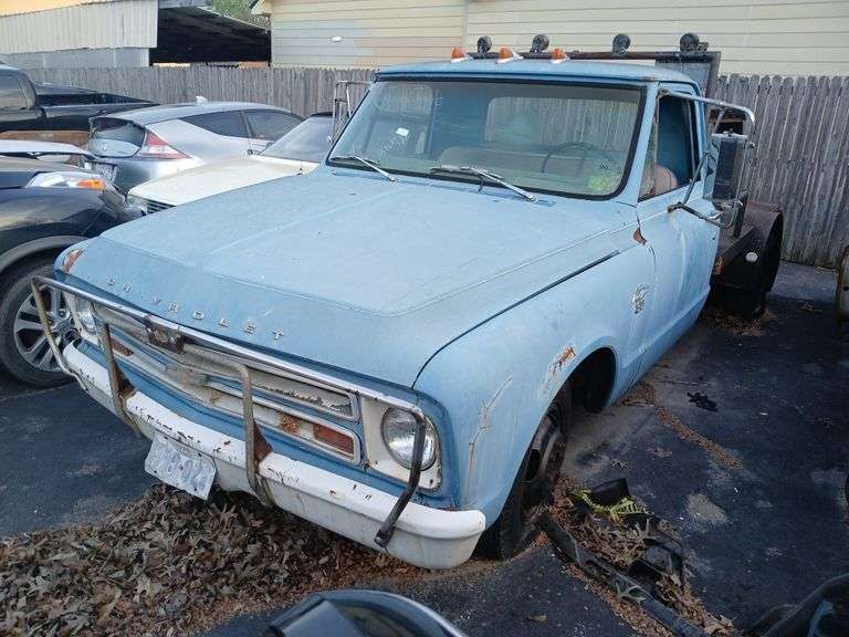 1967 CHEVY C30 VIN# HAS KEY BILL OF SALE SEE DESCRIPTION
