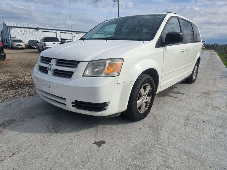 2010 DODGE CARAVAN VIN# 2D4RN4DE6AR318348 HAS KEY HAS TITLE RUNS AN DRIVES SEE DESCRIPTION
