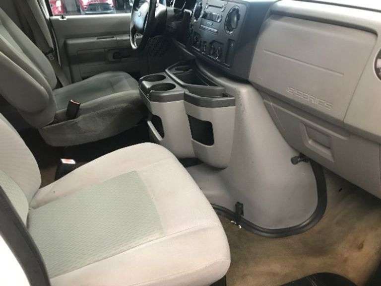 2014 FORD E350 15 PASSENGER VAN VIN# 1FBNE3BL7EDA65108 HAS KEY HAS TITLE RUNS AN DRIVES SEE DESCRIPTION