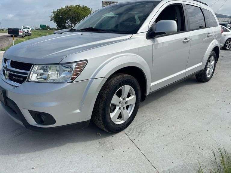 2010 DODGE JOURNEY VIN# 3C4PDCBG4CT153406 HAS KEY HAS TITLE RUNS AN DRIVES SEE DESCRIPTION