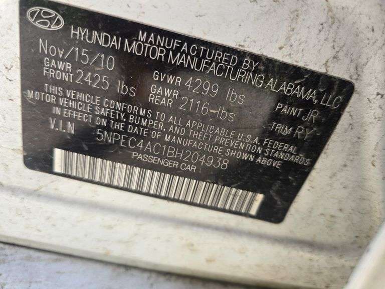 2011 HYUNDIA SONATA VIN# 5NPEC4AC1BH204938 HAS KEY HAS TITLE RUNS AN DRIVES SEE DESCRIPTION