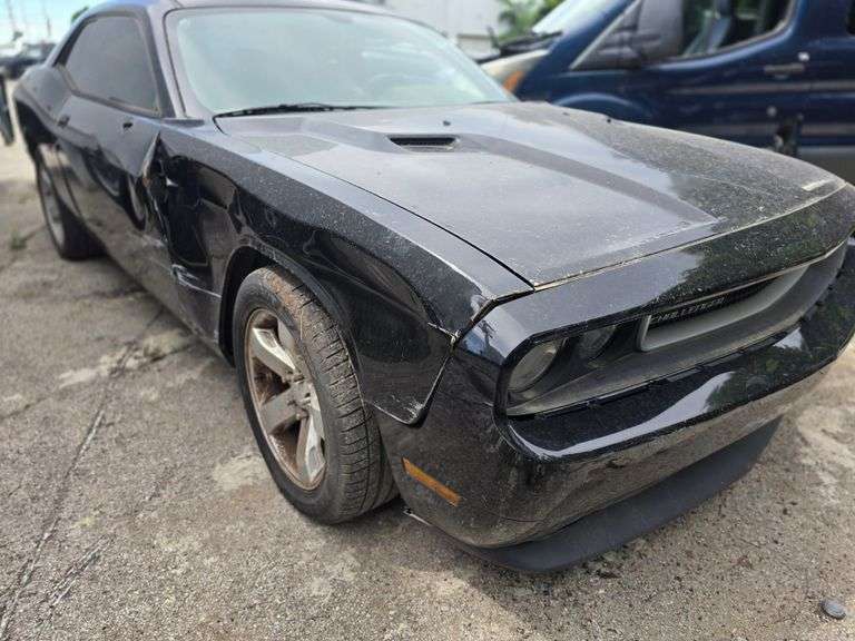 2014 DODGE CHALLENGER VIN# 2C3CDYAGXEH293425 NO KEY HAS TITLE SEE DESCRIPTION