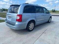 2012 CHRYSLER TOWN AN COUNTRY VIN# 2C4RC1CG1CR376570 HAS KEY HAS TITLE RUNS AN DRIVES SEE.DESCRIPTION