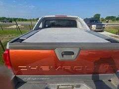 2002 CHEVY AVALANCHE VIN# 3GNEC13T52G335611 HAS KEY HAS TITLE RUNS AN DRIVES SEE DESCRIPTION