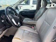 2012 CHRYSLER TOWN AN COUNTRY VIN# 2C4RC1CG1CR376570 HAS KEY HAS TITLE RUNS AN DRIVES SEE.DESCRIPTION