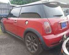 2003 Mini Cooper S VIN# WMWRE33443TD7233 HAS KEY HAS TITLE RUNS AN DRIIVES SEE DESCRIPTION