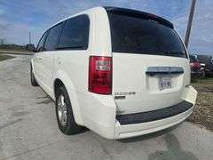 2010 DODGE CARAVAN VIN# 2D4RN4DE6AR318348 HAS KEY HAS TITLE RUNS AN DRIVES SEE DESCRIPTION