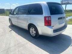 2009 DODGE CARAVAN VIN# 2D8HN44E19R623391 HAS KEY HAS TITLE RUNS AM DRIVES SEE DESCRIPTION