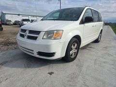 2010 DODGE CARAVAN VIN# 2D4RN4DE6AR318348 HAS KEY HAS TITLE RUNS AN DRIVES SEE DESCRIPTION