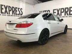 2010 HYUNDIA GENSIS VIN# KMHGC4DF5AU071616 HAS KEY HAS TITLE RUNS AN DRIVES SEE DESCRIPTION