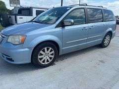 2012 CHRYSLER TOWN AN COUNTRY VIN# 2C4RC1CG1CR376570 HAS KEY HAS TITLE RUNS AN DRIVES SEE.DESCRIPTION