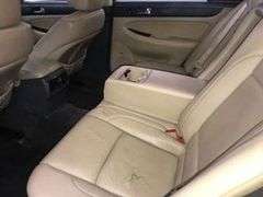 2010 HYUNDIA GENSIS VIN# KMHGC4DF5AU071616 HAS KEY HAS TITLE RUNS AN DRIVES SEE DESCRIPTION