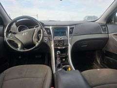 2012 HYUNDIA SONATA VIN# 5NPEC4AC6CH312943 HAS KEY HAS TITLE RUNS AN DRIVES