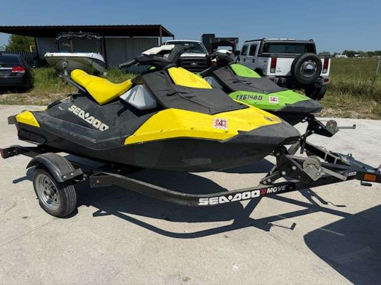 (2) SEADOOS AN TRAILER HAS KEYS HAS TITLES RUNS AN DRIVES SEE DESCRIPTION