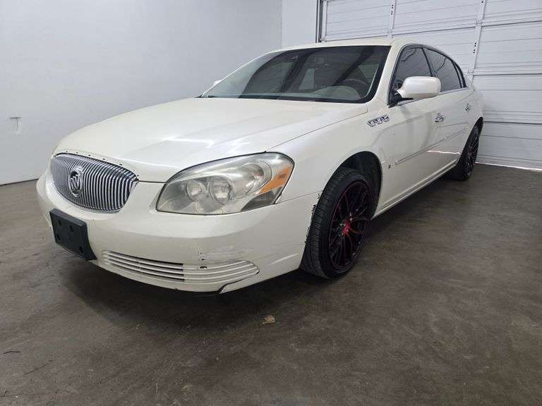 2008 BUICK LUCRENE HAS KEY HAS TITLE RUNS AN DRIVES SEE DESCRIPTION