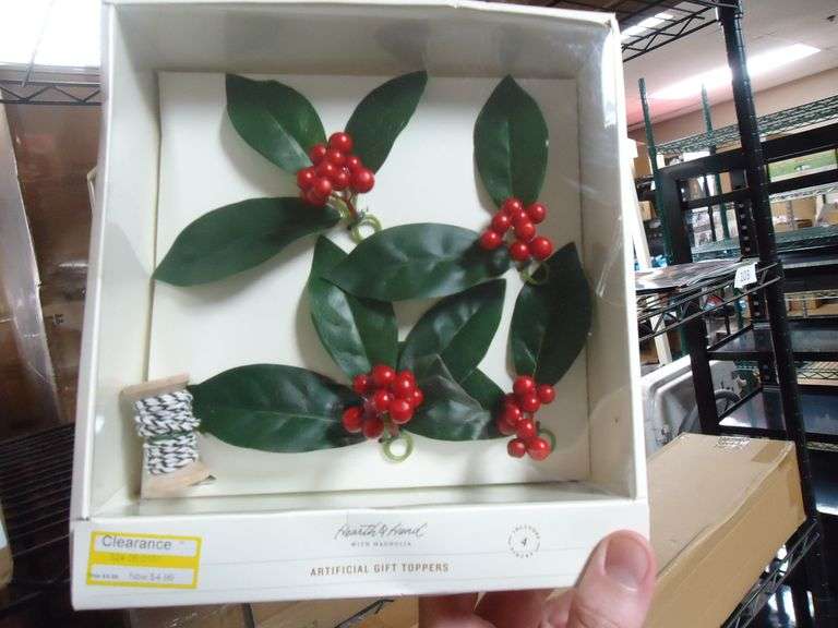 NEW! HEARTH AND HAND ARTIFUCUAL GIFT TOPPERS