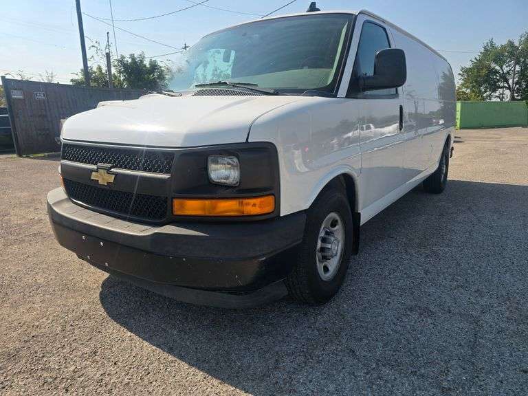 2017 CHEVY EXPRESS CARGO HAS KEY HAS TITLE RUNS AN DRIVES SEE DESCRIPTION