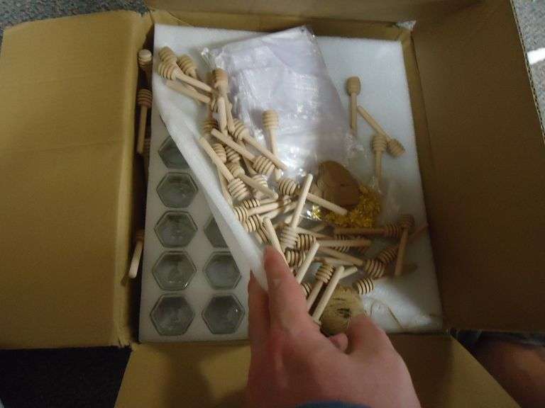 NEW! DECORATIVE HONEY JARS FOR PARTIES ETC