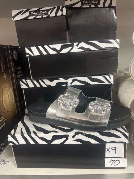HELENS HEART BLACK & SILVER WOMEN'S SIZE 8 SANDALS STYLE CFW-MT-03 NEW IN BOX