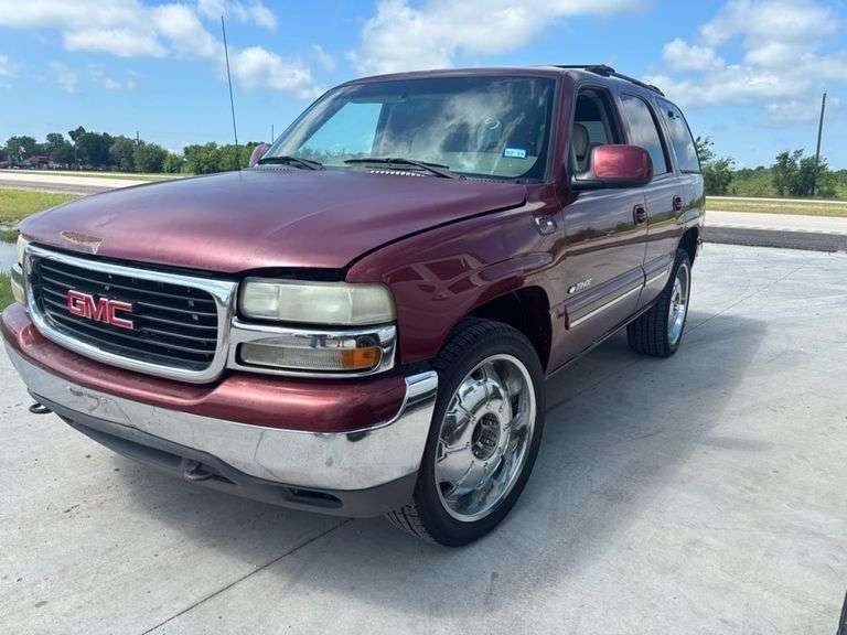 2001 GMC YUKON HAS KEY HAS TITLE RUNS AN DRIVES SEE DESCRIPTION