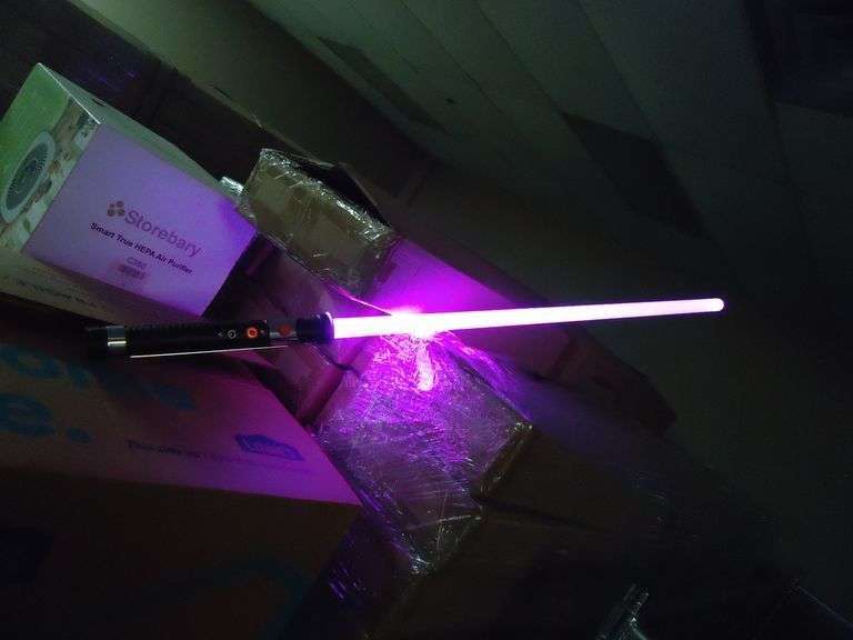 NEW! AEDDY LIGHTSABER. MULTI-COLOR AND SOUND EFFECTS