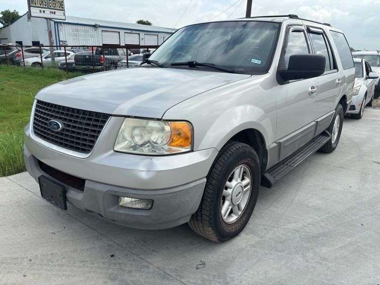 2004 FORD EXPEDITION HAS KEY HAS TITLE RUNS AN DRIVES SEE DESCRIPTION