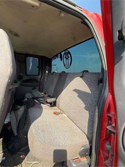 2002 DODGE RAM DIESEL 4X4 HAS KEY HAS TITLE RUNS SEE DESCRIPTION