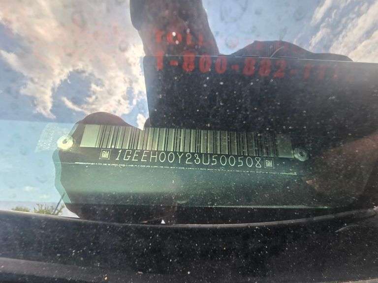 2003 CADILLAC HEARSE HAS KEY HAS TITLE RUNS AN DRIVES SEE DESCRIPTION