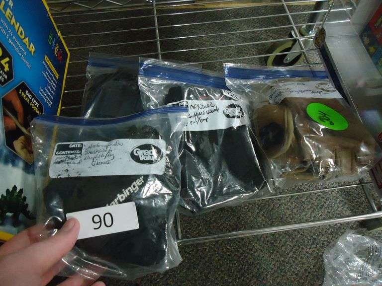 LOT OF WORKOUT GLOVES