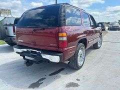 2001 GMC YUKON HAS KEY HAS TITLE RUNS AN DRIVES SEE DESCRIPTION