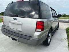 2004 FORD EXPEDITION HAS KEY HAS TITLE RUNS AN DRIVES SEE DESCRIPTION