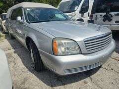 2003 CADILLAC HEARSE HAS KEY HAS TITLE RUNS AN DRIVES SEE DESCRIPTION