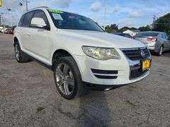 2010 VW TOUAREG DIESEL HAS KEY HAS TITLE RUNS AN DRIVES SEE DESCRIPTION