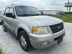 2004 FORD EXPEDITION HAS KEY HAS TITLE RUNS AN DRIVES SEE DESCRIPTION
