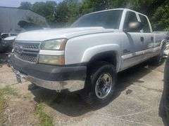 2005 CHEVY SILVERADO DIESEL 2500 NO KEY HAS TITLE SEE DESCRIPTION